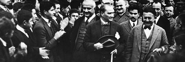 Atatürk'ü kimler sevmeli
