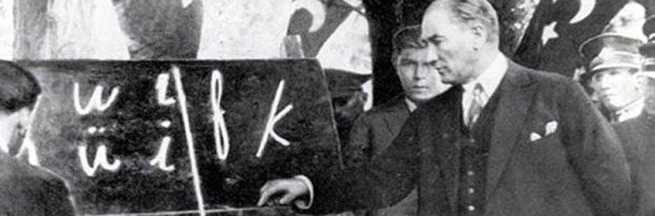 Başöğretmen Atatürk